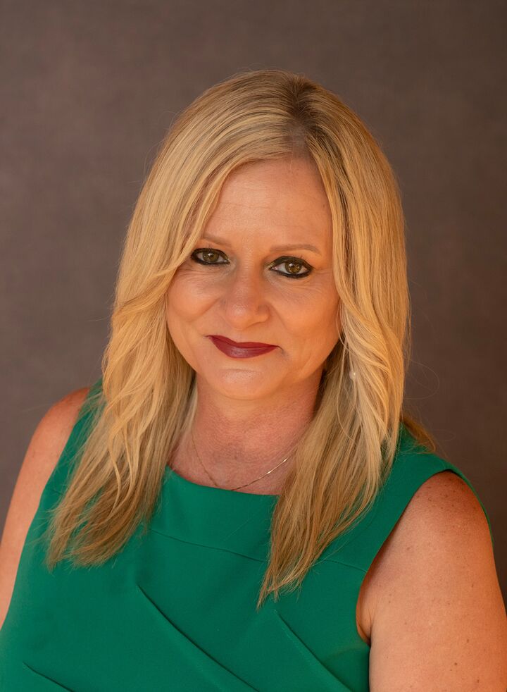 Tina Cunningham, Real Estate Salesperson in Elkins, Central