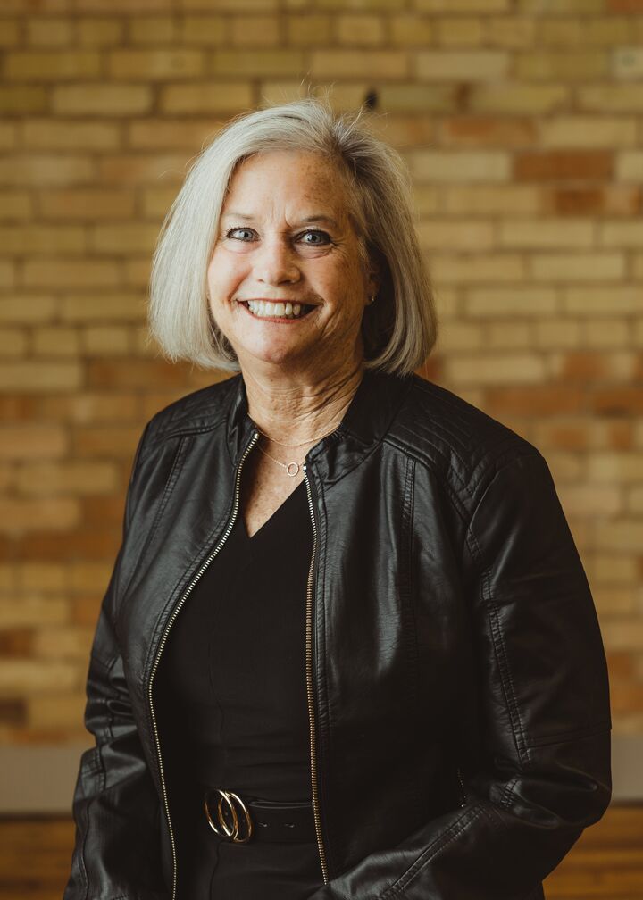 Cindy Rank, Real Estate Broker in Clare, Signature Realty