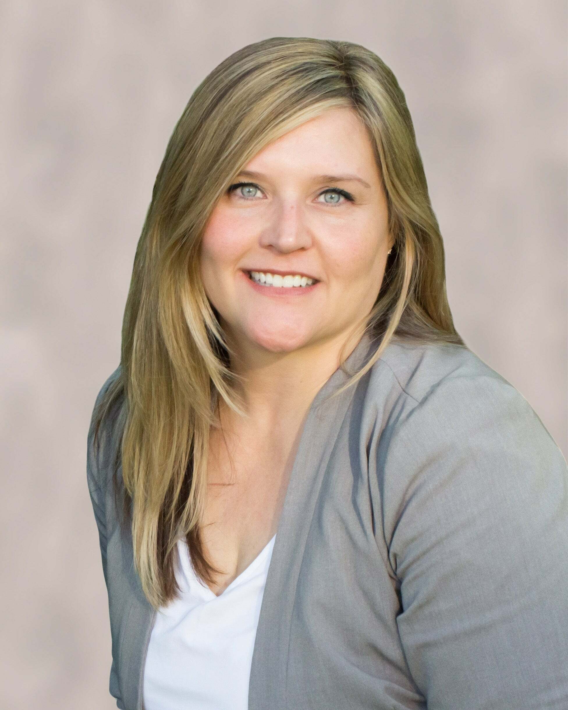 Julie Kolean, Real Estate Salesperson in Grand Haven, Schmidt Realtors