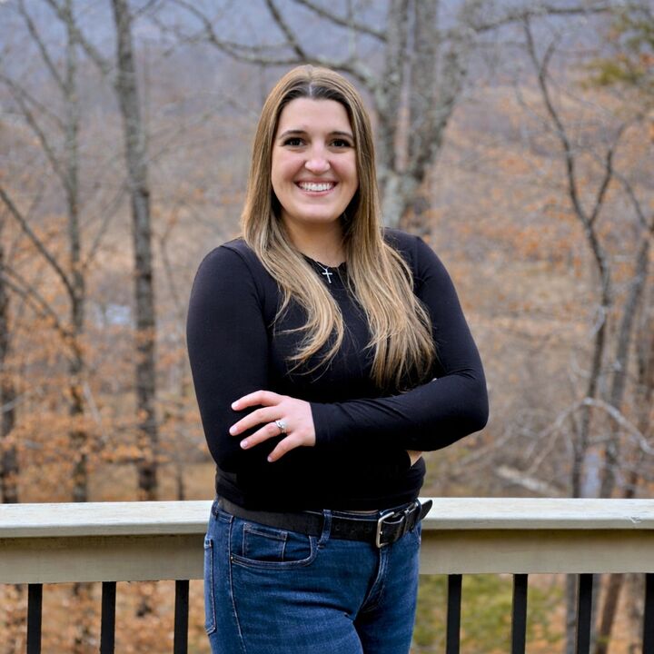 Emily Gaddy,  in Hendersonville, Connected