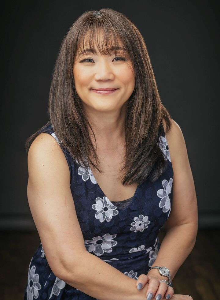 Tami Ryan,  in Oak Forest, Connections