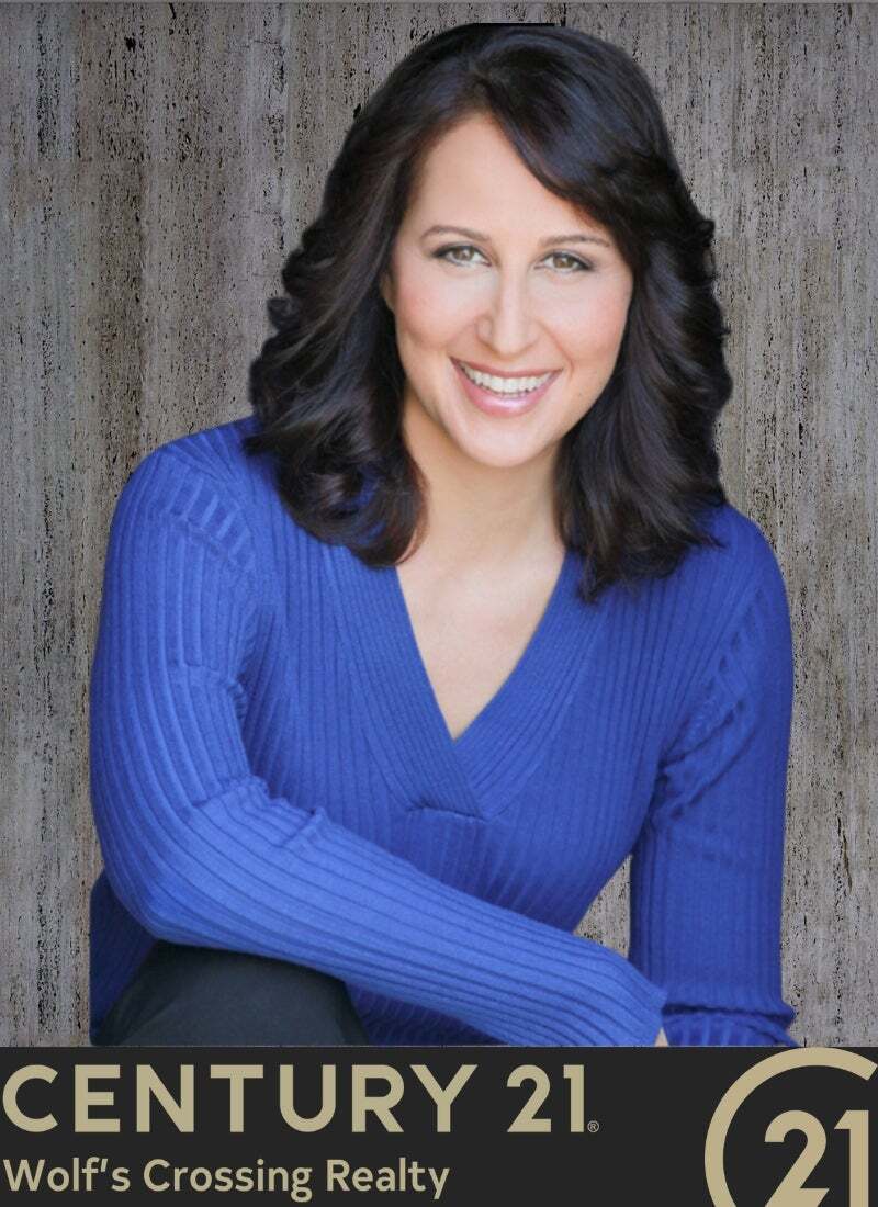 Stephanie Montalvo, Real Estate Salesperson in Saint Cloud, Wolf's Crossing Realty