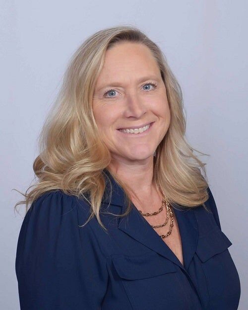 Heidi Evinger,  in East Dundee, New Heritage