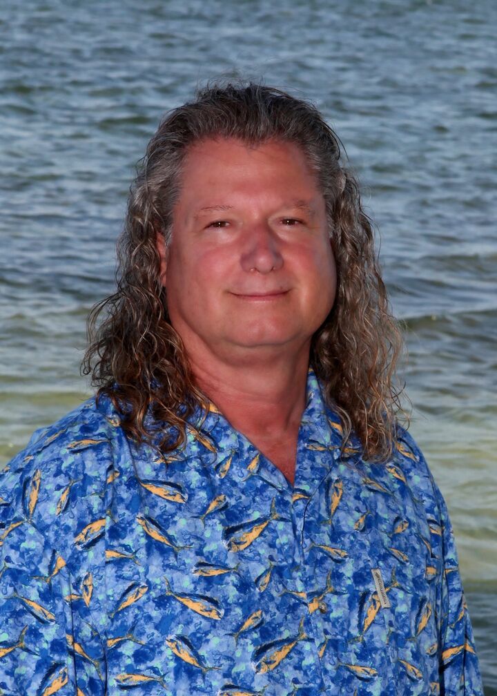 Perry Hodies III,  in Big Pine Key, Circle