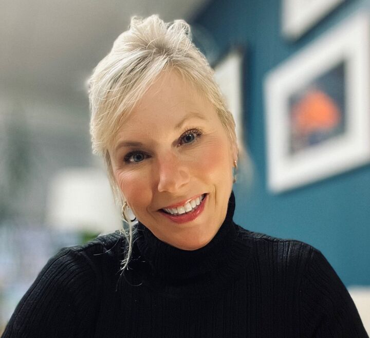 Tonya Schultz, Sales Associate in Farmington, Hulsey