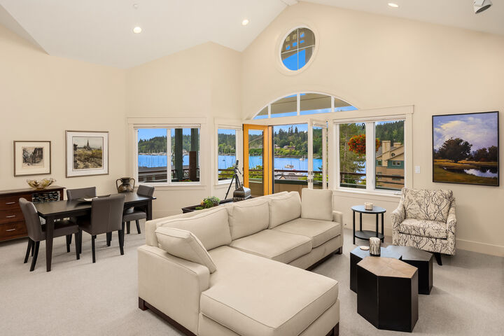 Property Photo: 450 Wood Ave SW Unit 3B 450 Wood Avenue SW 3B WA 98110