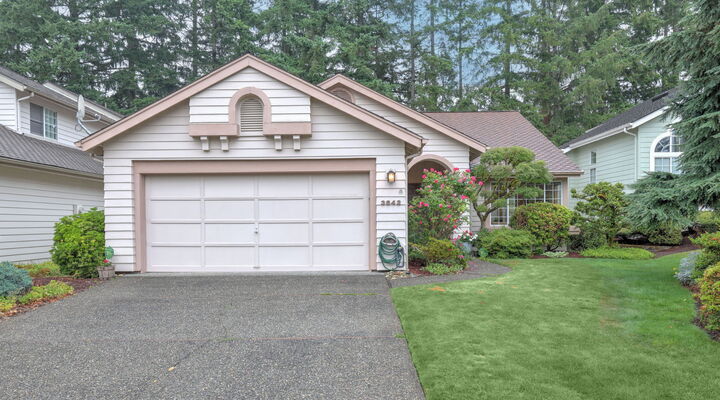 3642  254th Avenue SE  Sammamish WA 98029 photo