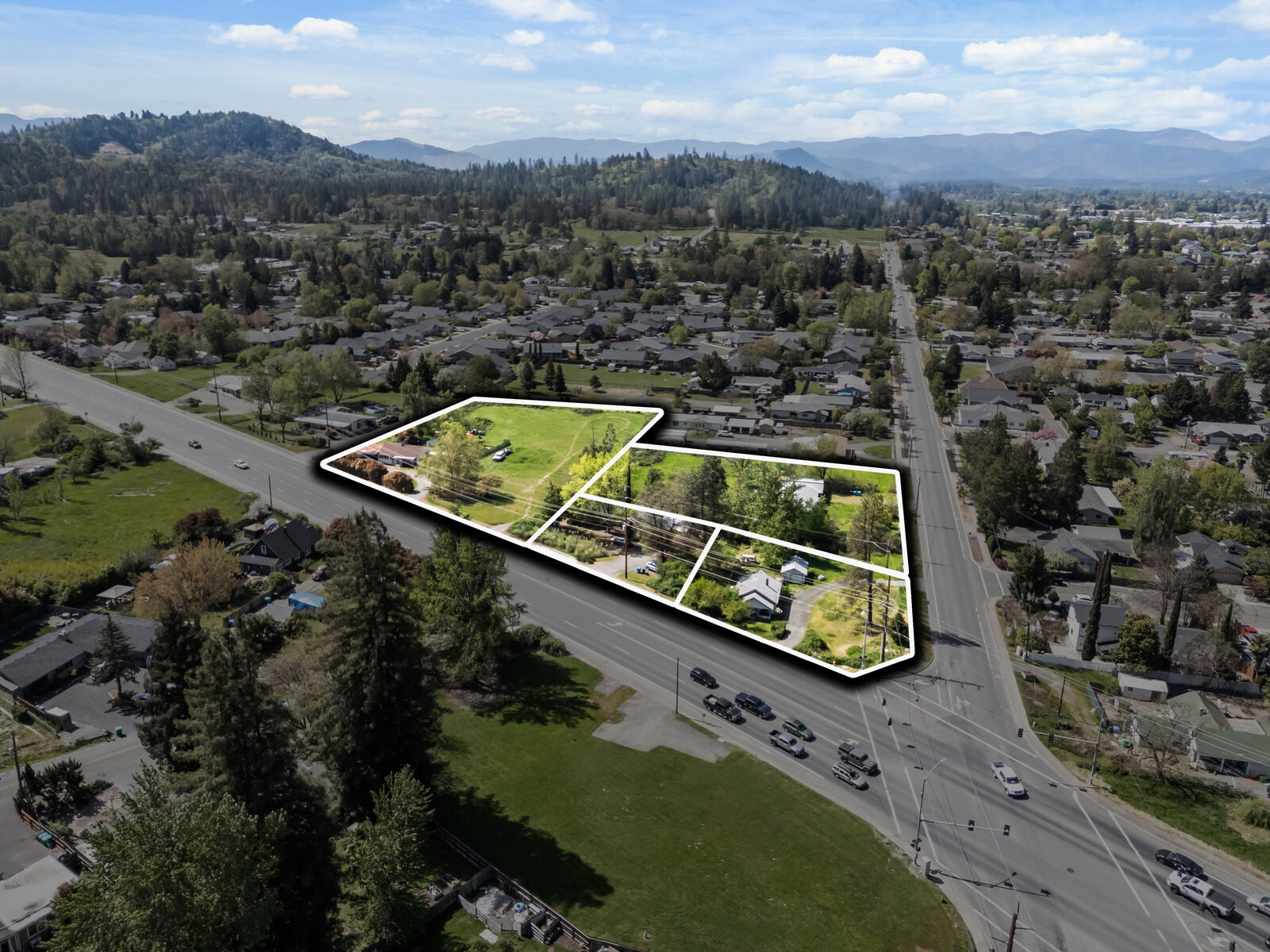 Property Photo:  2024 Williams Highway  OR 97527 
