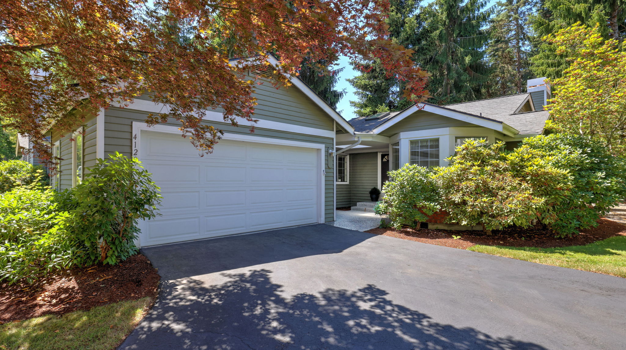 Property Photo: 4123 244th Lane SE 46 WA 98029