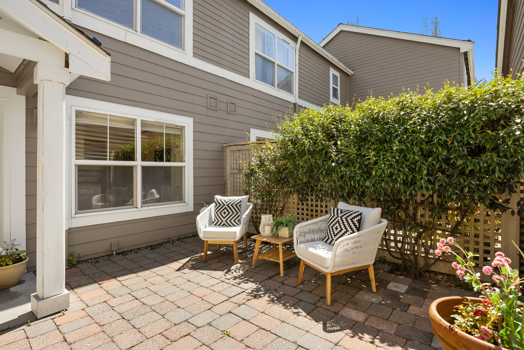 Property Photo: 1230 Weaver Road NW #C-5 1230 Weaver Road NW C-5 WA 98110