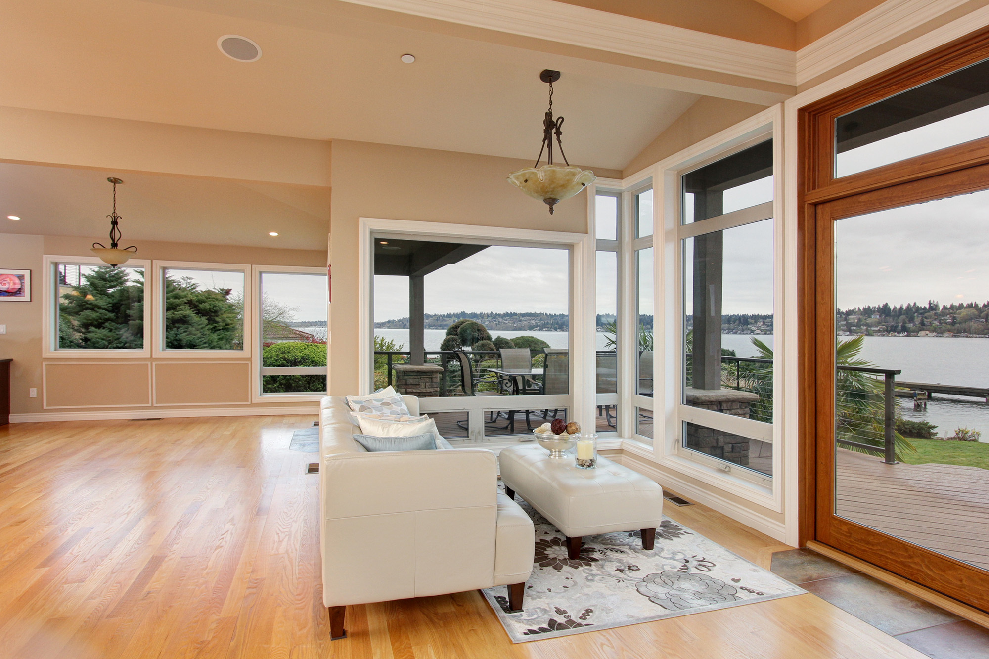 Property Photo: Entertainer's delight; great room layout 13253 Holmes Point Dr NE  WA 98034 