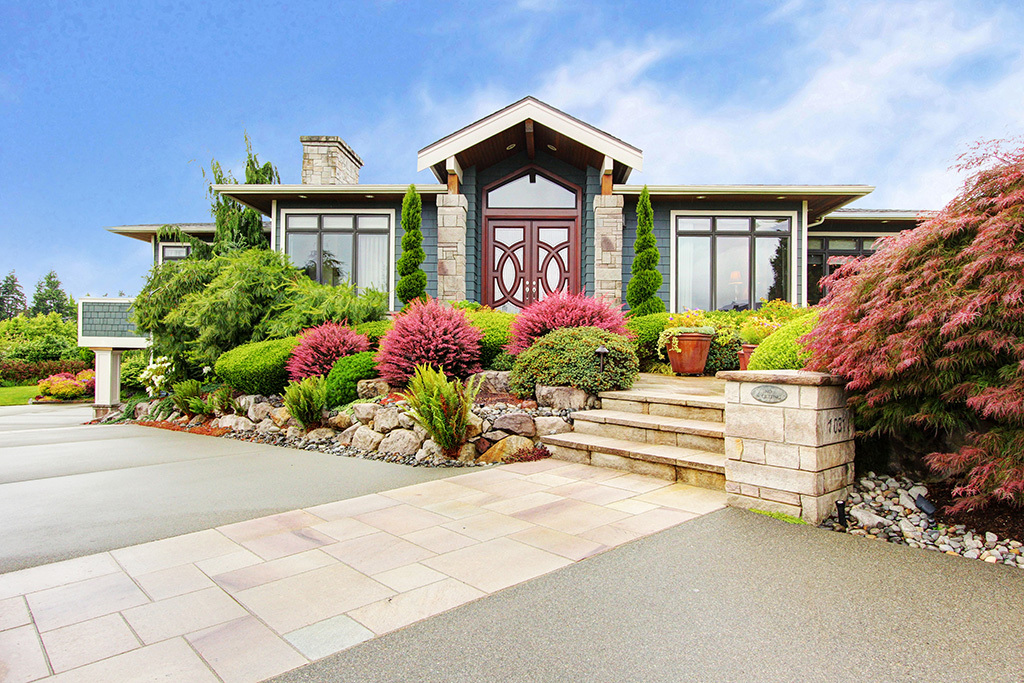 Property Photo: Home photos 1031 Evergreen Dr WA 98004