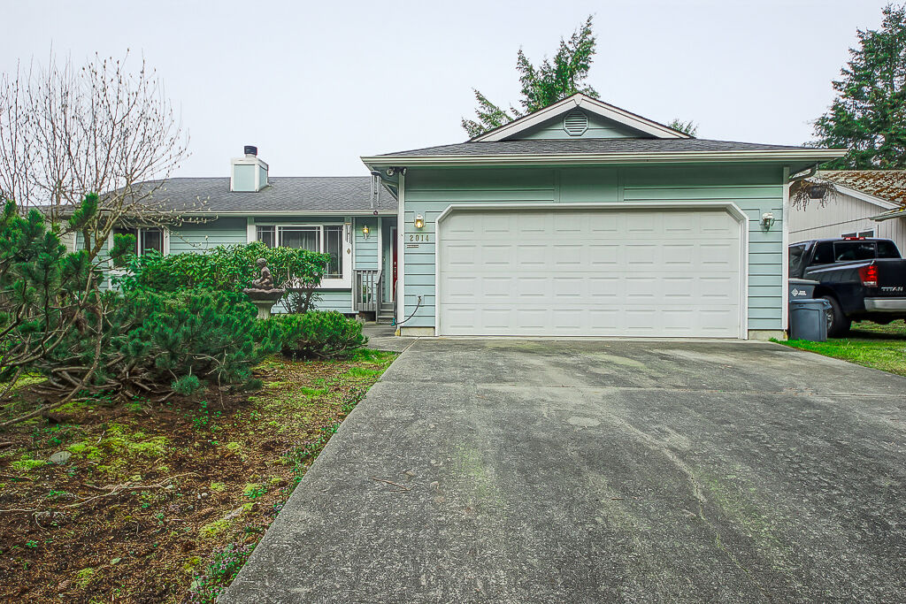 Property Photo:  2014 Lake Dr Kps  WA 98349 