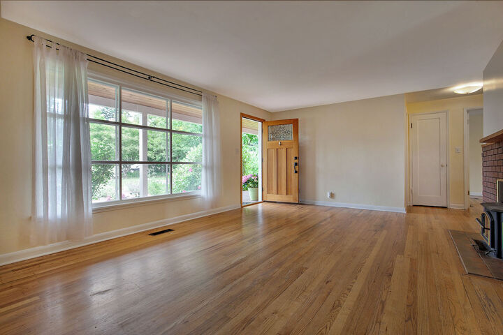 Property Photo: 16214 8th Ave NE WA 98155