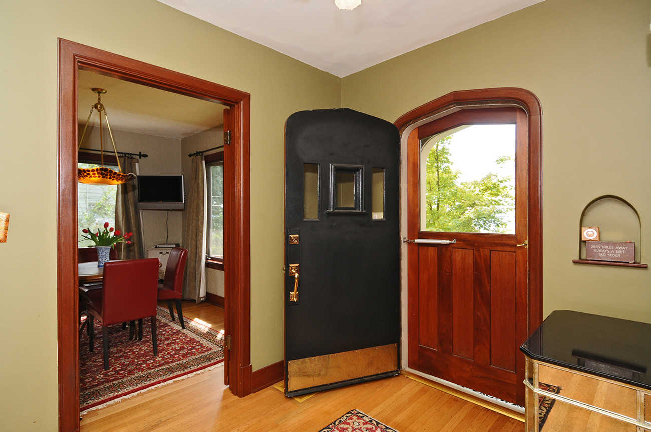 Property Photo: Foyer 6808 34th Ave NW  WA 98117 