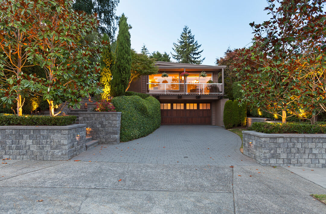 Property Photo: 2700 W Hayes St WA 98199