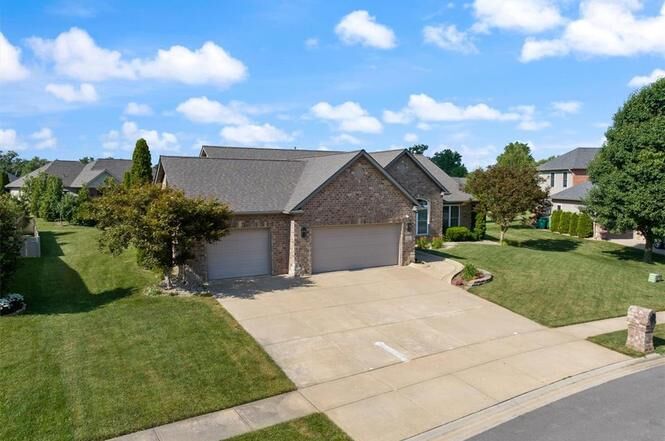 Property Photo: 437 Marbleton Circle IL 62269