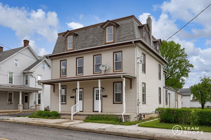 Property Photo:  528-530 N Railroad Street  PA 17078 