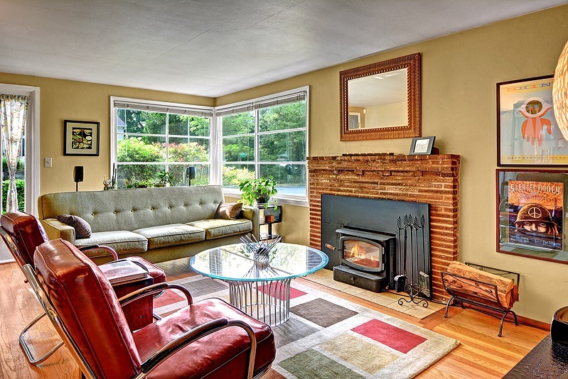 Property Photo: Living room 14540 Meridian Ave N WA 98133