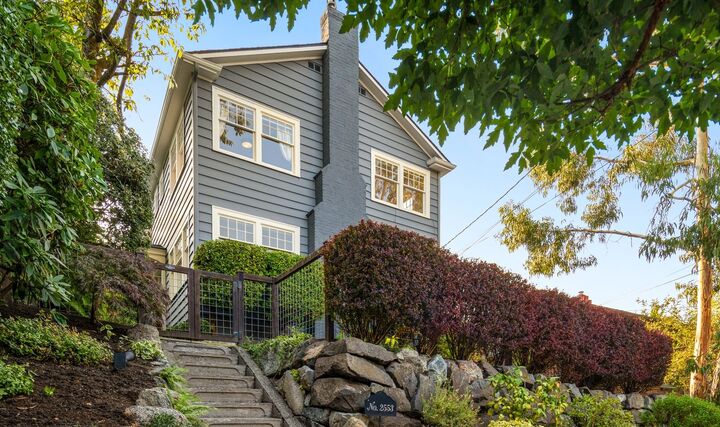 2553  Warren Avenue N  Seattle WA 98109 photo