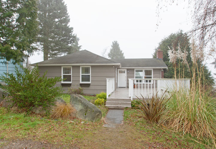 Property Photo:  2571 NE 83rd St  WA 98115 