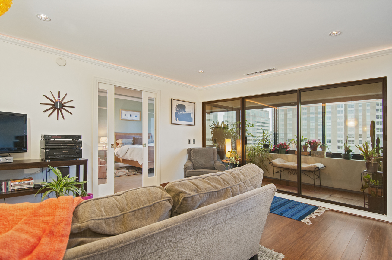 Property Photo: Living & dining room 1301 Spring St 8E  WA 98104 