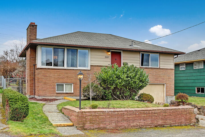 6025 31st Ave S  Seattle WA 98108 photo