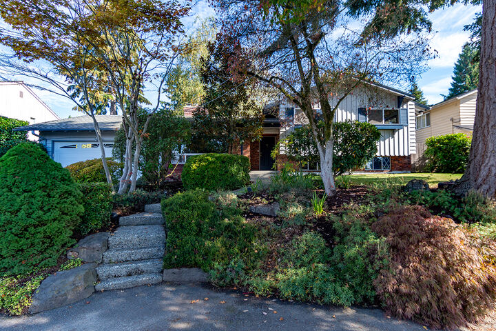 7032 82nd Ave SE  Mercer Island WA 98040 photo