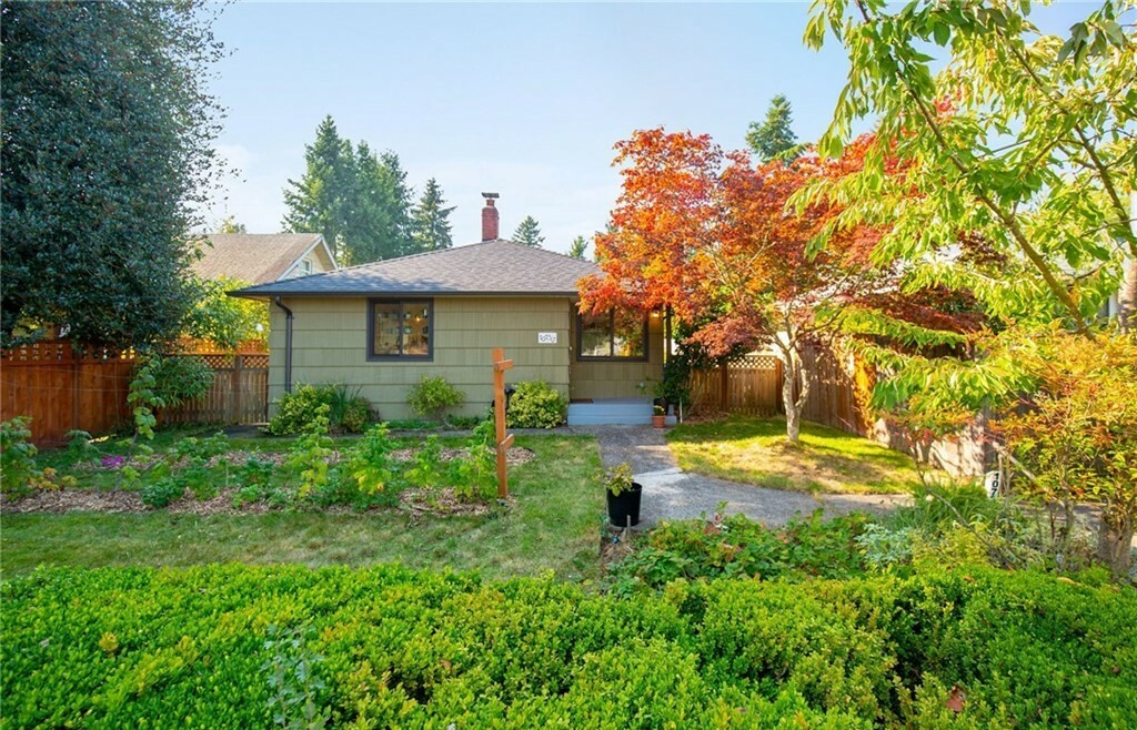 Property Photo: 10733 Whitman Ave N 10733 Whitman Ave N  WA 98133 