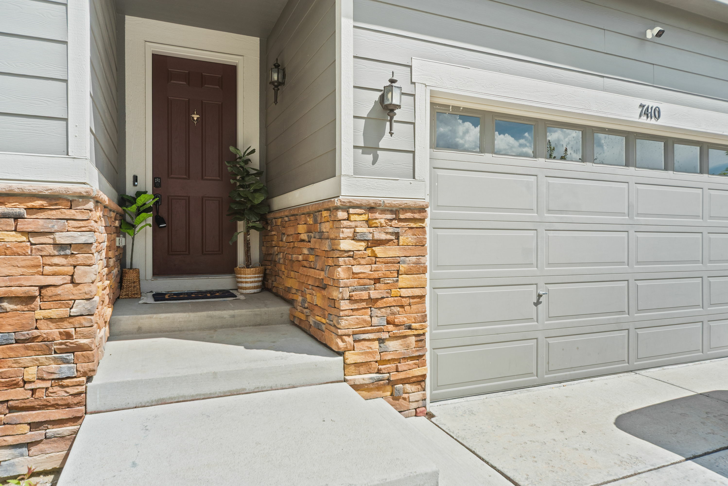 Property Photo: 7410 S Old Hammer Way CO 80016
