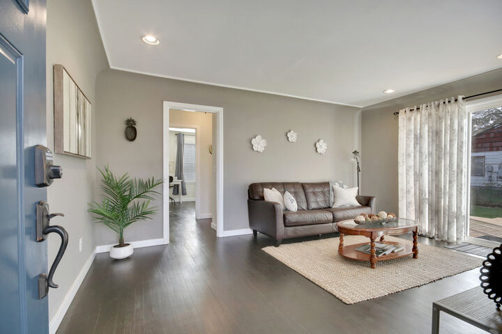 Property Photo: 1112 S 7th St WA 98405