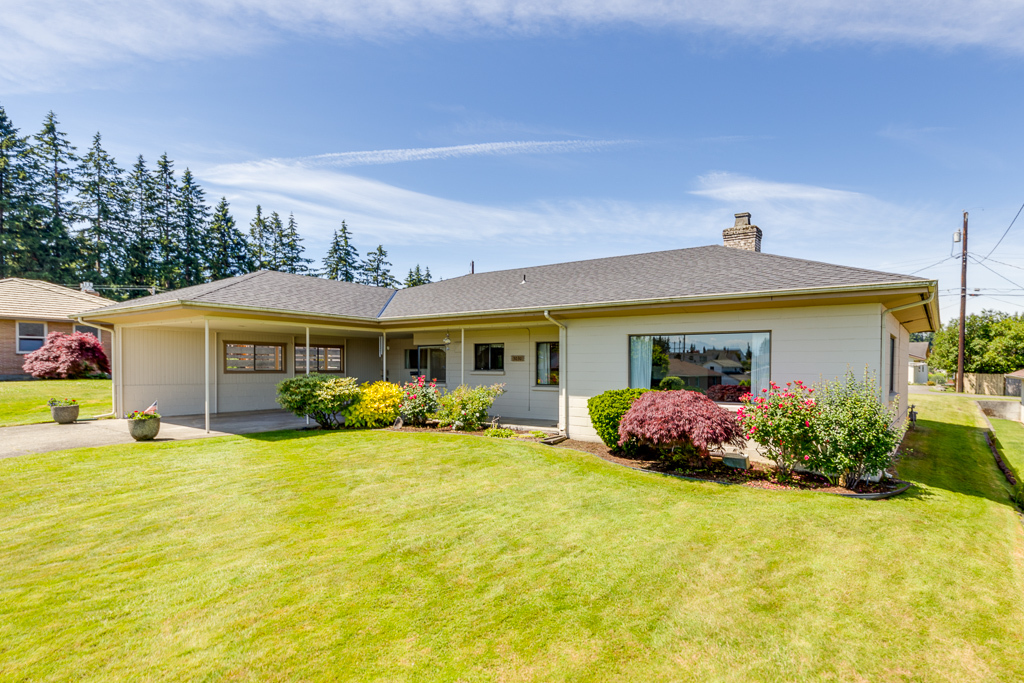 Property Photo: 5030 Delaware Ave WA 98203