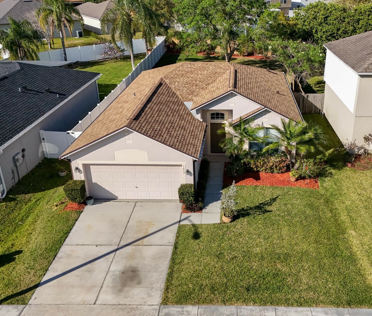 Property Photo: 1832 Corner Meadow Circle FL 32820