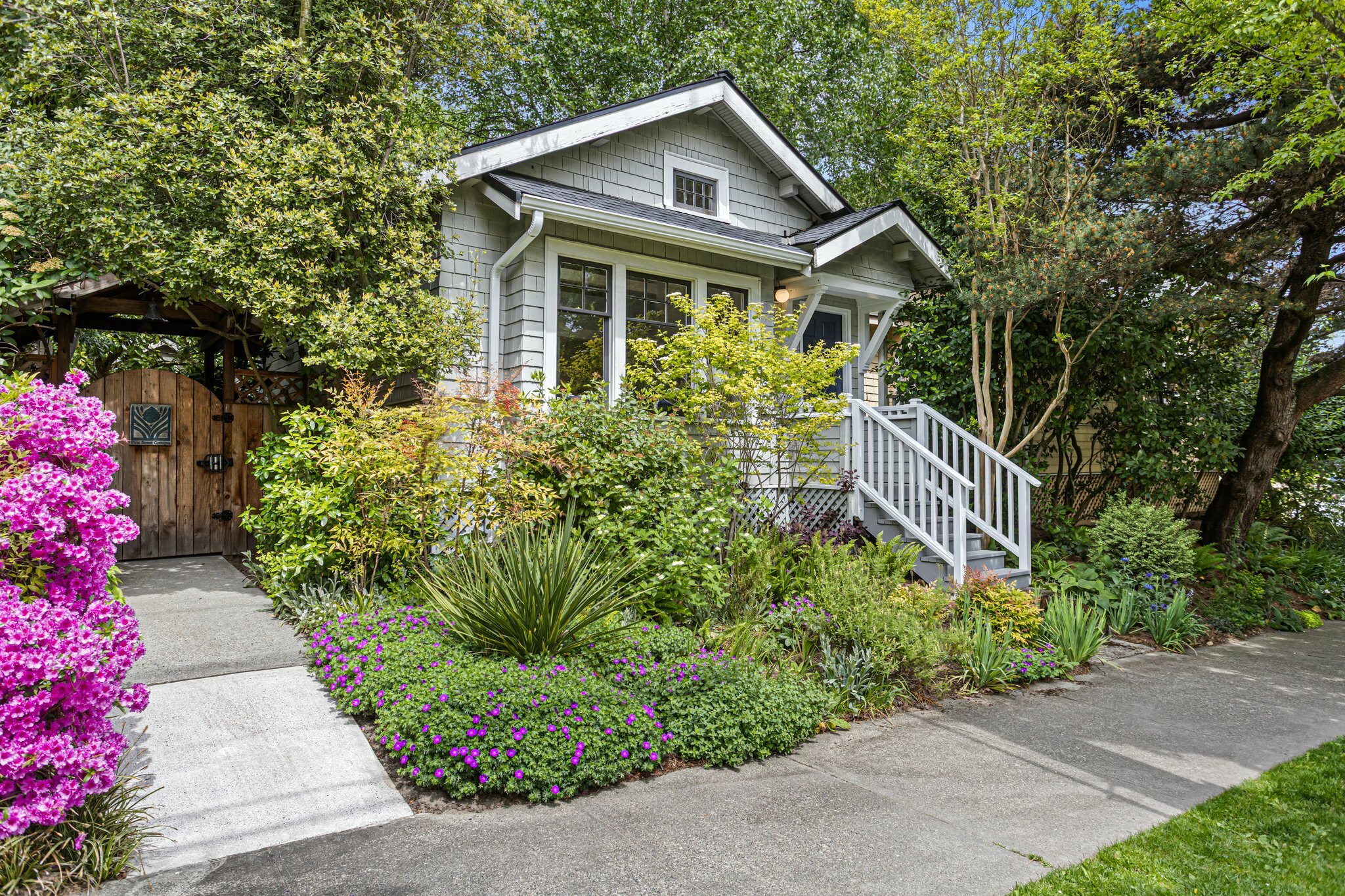 2122 E Pine Street  Seattle WA 98122 photo 2122 E Pine St