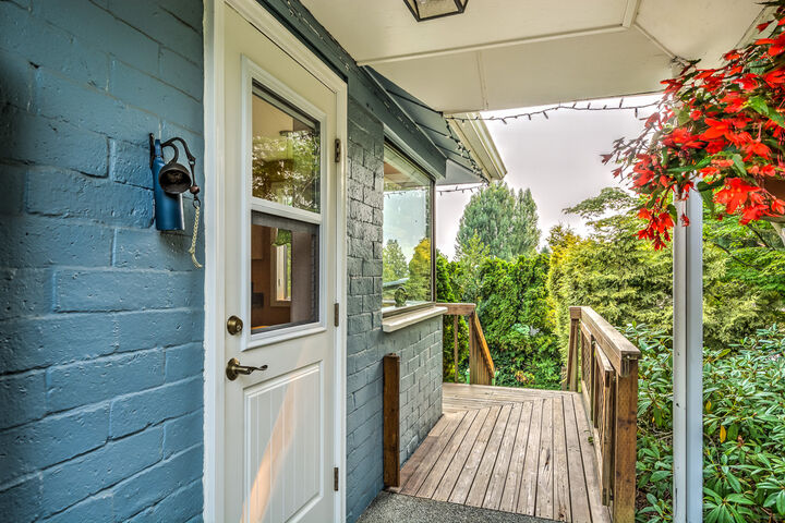 Property Photo:  2704 17th St  WA 98221 