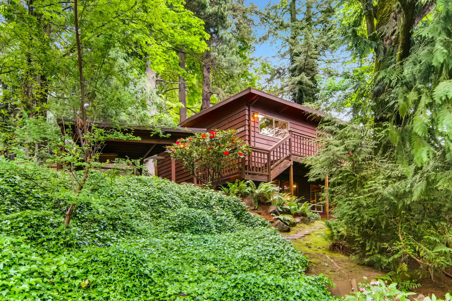 Property Photo:  18204 29th Place NE  WA 98155 