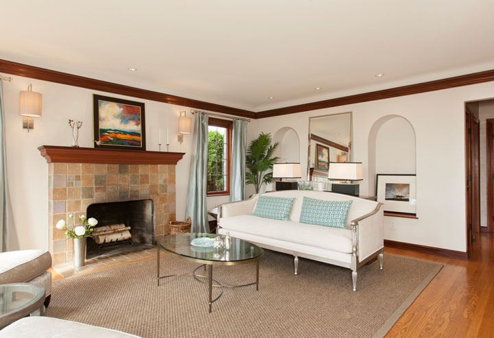 Property Photo: Living room 2416 Rosemont Place W  WA 98199 