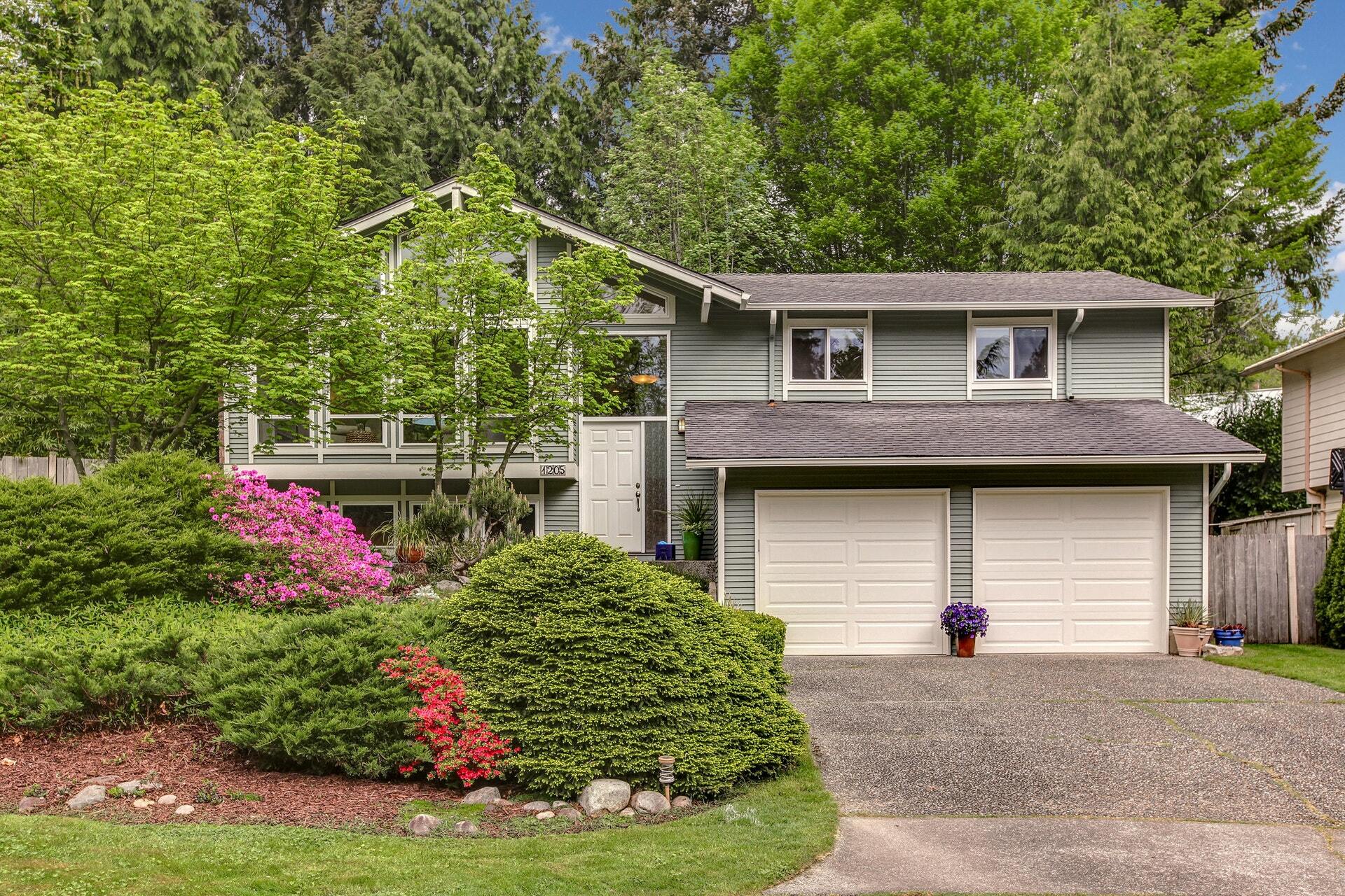 Property Photo:  1205 175th Place NE  WA 98008 