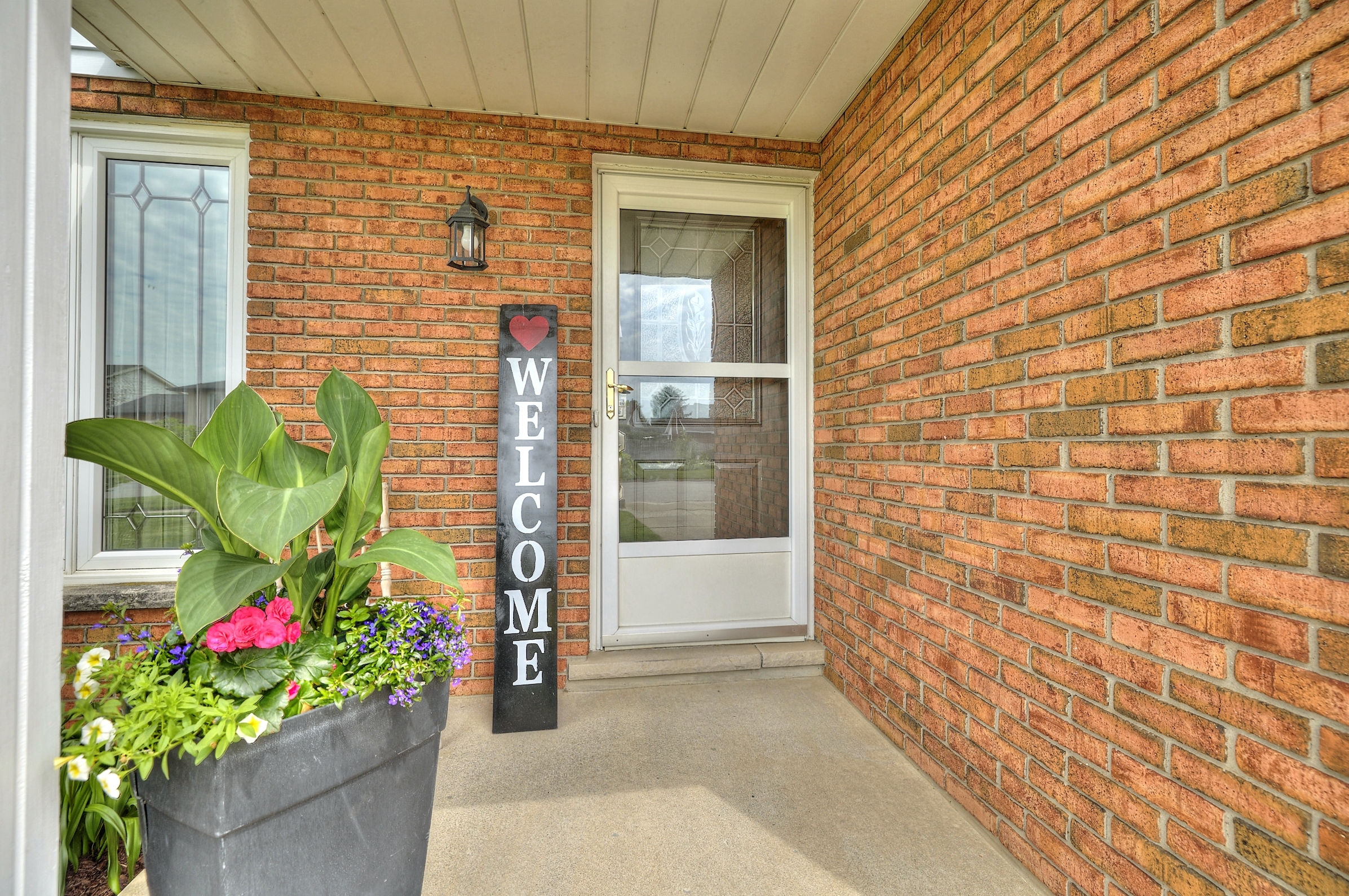Property Photo: 7 Huntington Lane ON L2S 3J5
