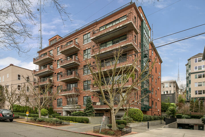 Property Photo: 1414 1st Avenue W 603 WA 98119