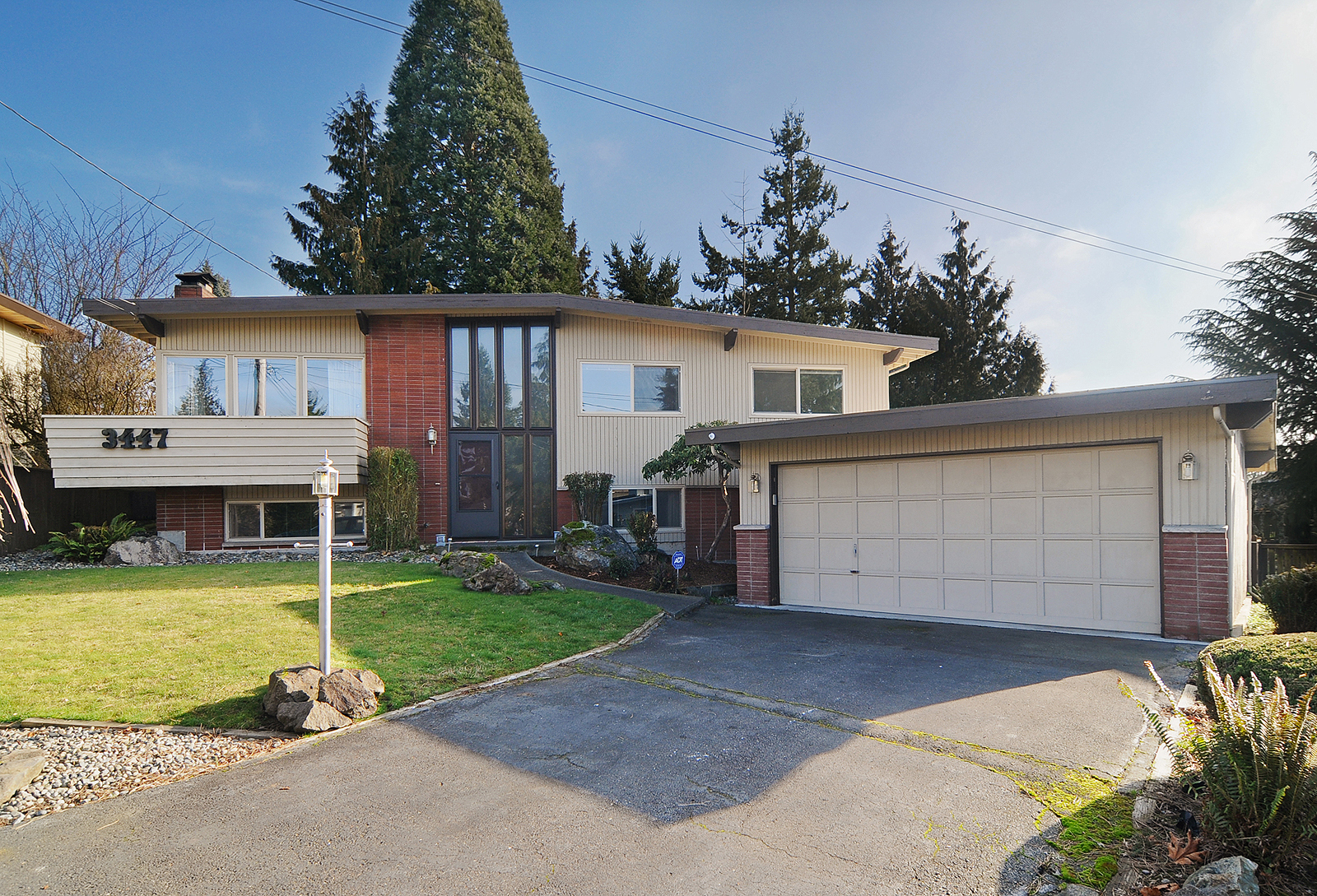 Property Photo:  3447 S 191st St  WA 98188 