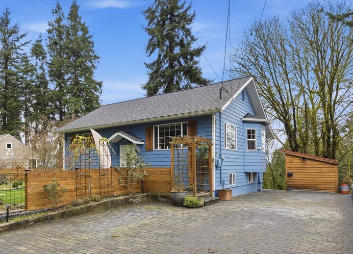 Property Photo:  4325  Federal Avenue  WA 98203 