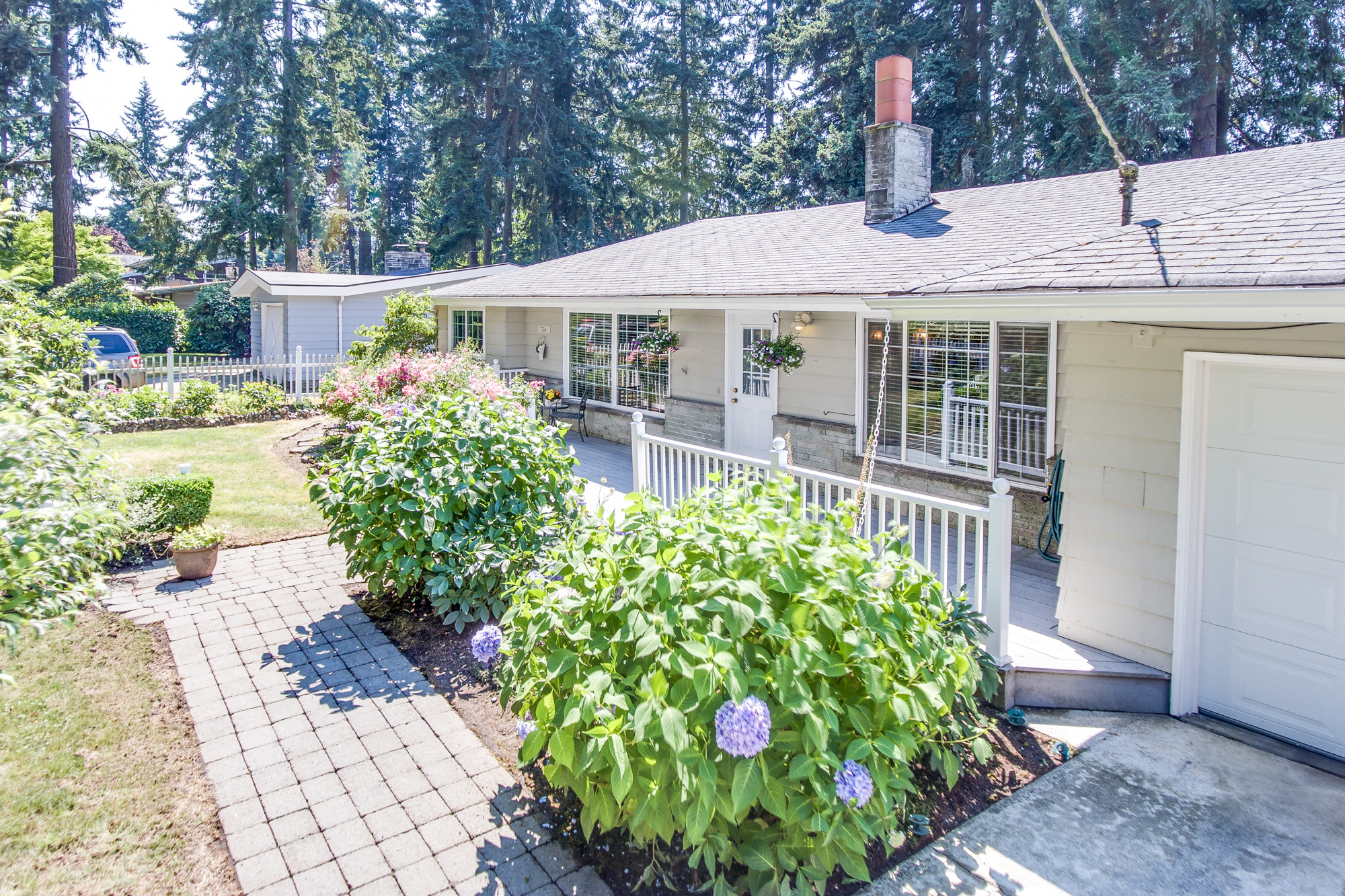 Property Photo:  7541 123rd Ave NE  WA 98033 