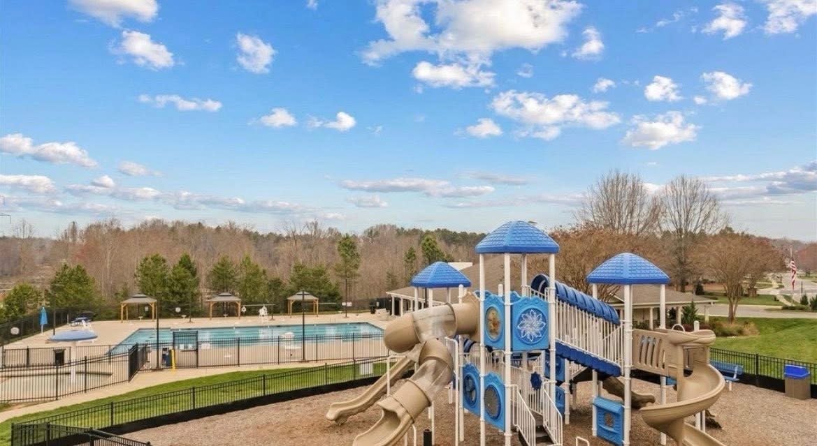Property Photo: 115 Morrocroft Lane NC 28117