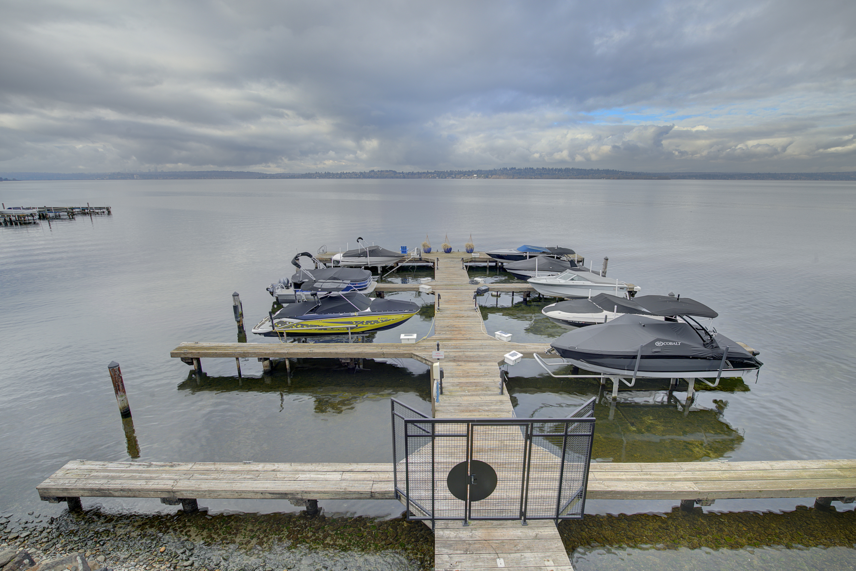 Property Photo:  807 Lake Street S 203  WA 98033 