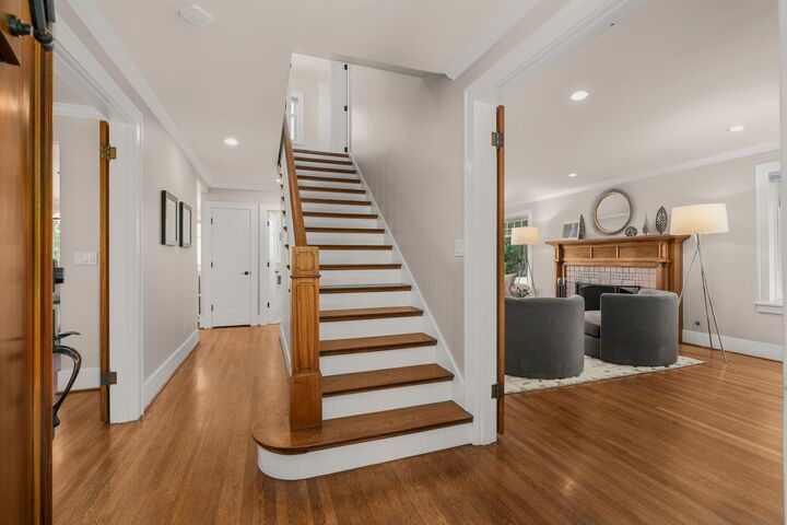 Property Photo:  2406  Bigelow Avenue N  WA 98109 
