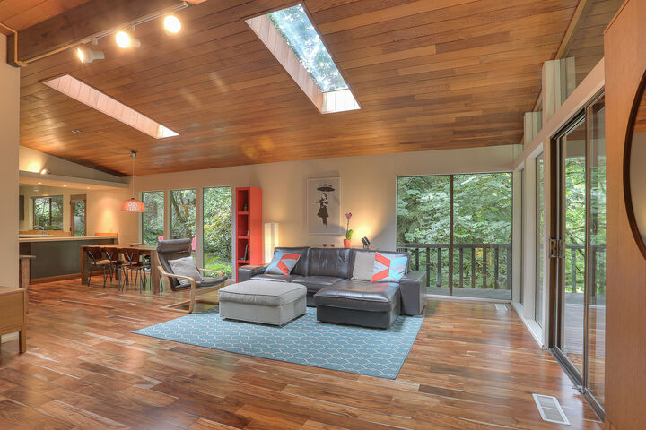 Property Photo: 19607 NE 40th Place 19607 40th Place NE  WA 98155 