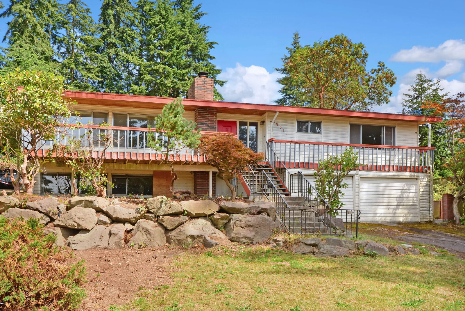 Property Photo:  18311 Homeview Dr  WA 98026 