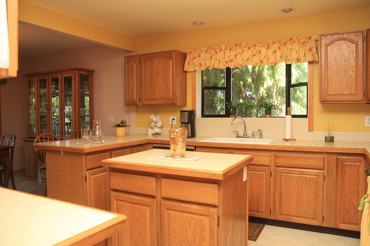 Property Photo: Kitchen 6005 205th Ave E  WA 98391 