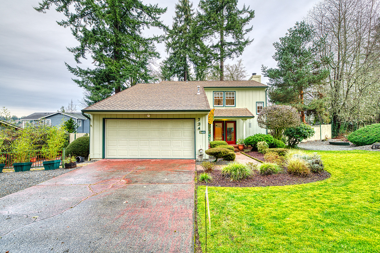 Property Photo:  734 42nd Ave NW  WA 98335 